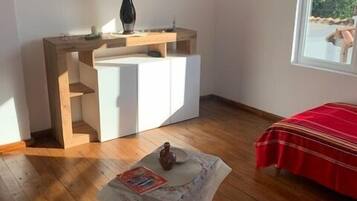 3 bedrooms, bed sheets