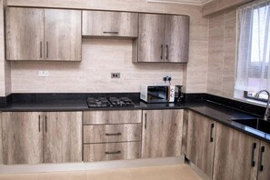 Fridge, microwave, stovetop