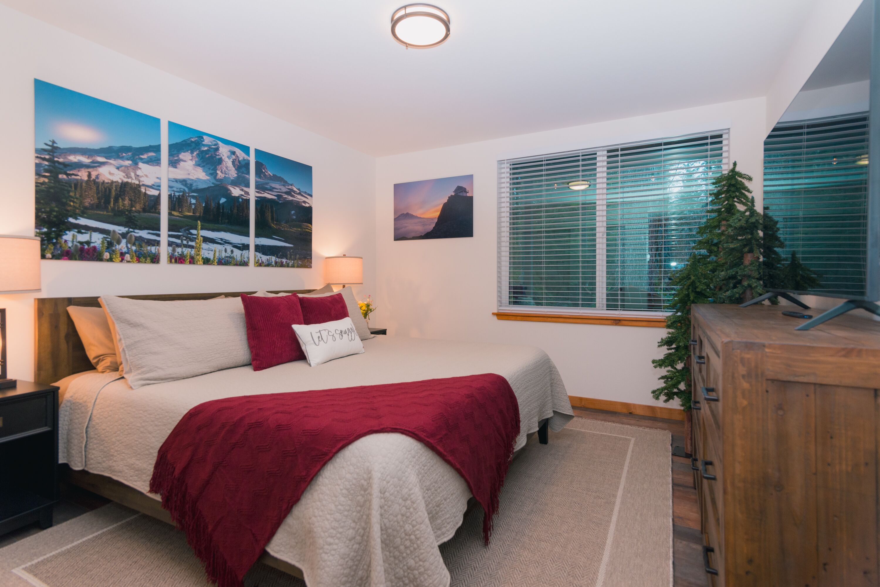 3 bedrooms, iron/ironing board, travel cot, free WiFi