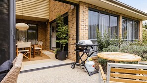 Outdoor dining - Vineyard Lane Winery Escape (Tuerong)
