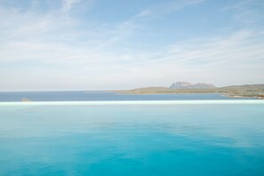 Pool - Giotto In Sardegna With Shared Pool, Marinella, Italy (Marinella)