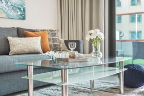 Smart TV - Dubai Burj Khalifa Skyline View Corner Suite with Huge Balcony! (Dubai)