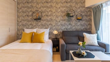 Standard Apartment | 1 bedroom, desk, blackout drapes, iron/ironing board