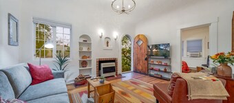 Desert Bloom / 1 BR 1 BA / Blocks from U of A