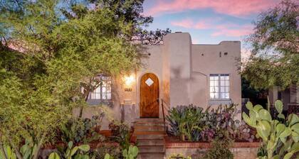 Desert Bloom / 1 BR 1 BA / Blocks from U of A