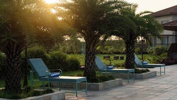 10 binnenzwembaden, een buitenzwembad