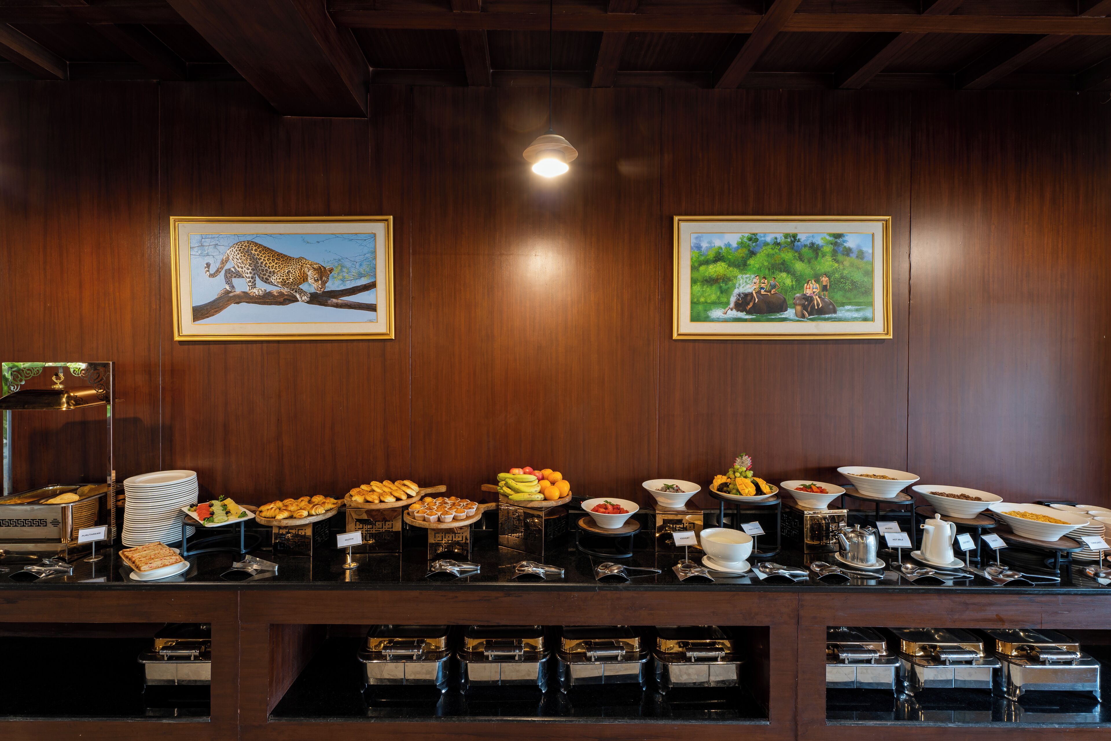 Tägliches Frühstücksbuffet (15 USD pro Person)