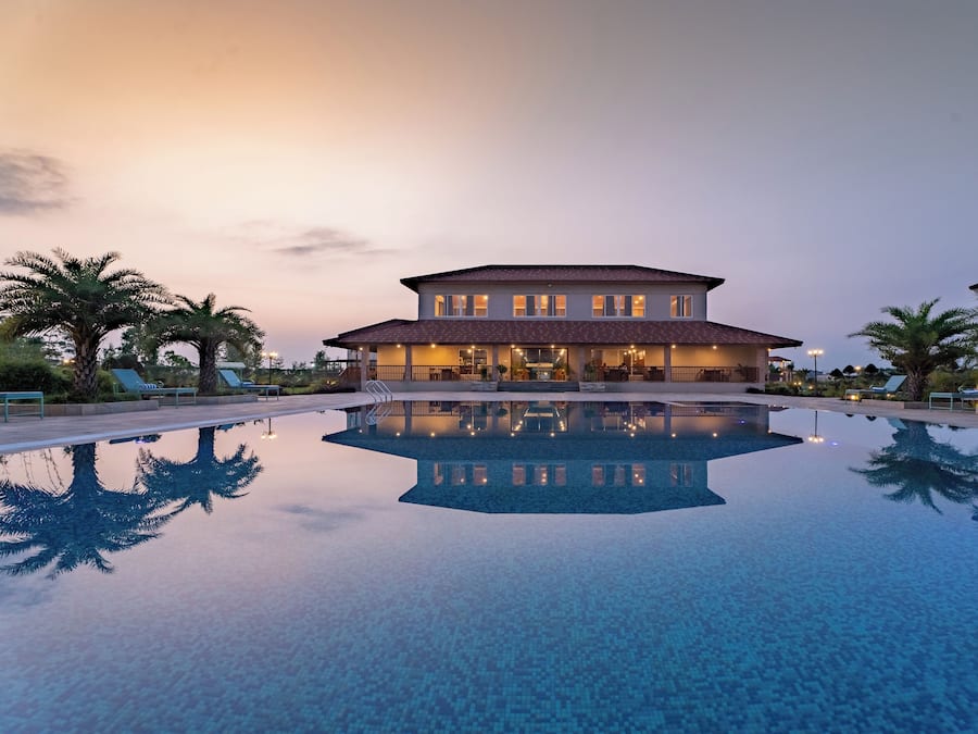 10 indoor pools, outdoor pool