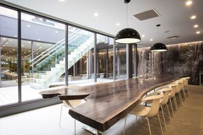 Dining - Bright Chelsea 1BR w/ Doorman & Gym, nr Flatiron, by Blueground (Downtown)