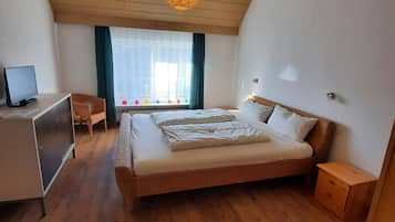 2 slaapkamers, een strijkplank/strijkijzer, gratis wifi, beddengoed