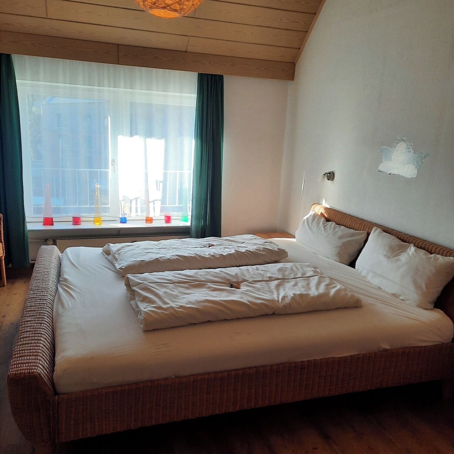 2 makuuhuonetta, silitysrauta/-lauta, ilmainen Wi-Fi, vuodevaatteet