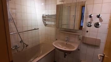 Shower, free toiletries, hair dryer, towels