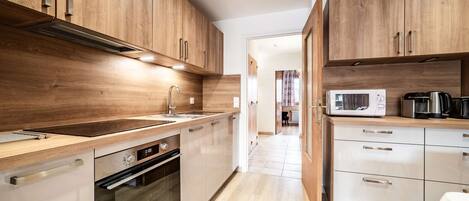 Køleskab, mikrobølgeovn, ovn, opvaskemaskine