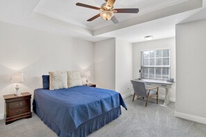3 bedrooms, desk, iron/ironing board, free WiFi