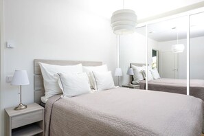 3 bedrooms, travel cot, WiFi, bed sheets