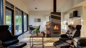 TV, fireplace, table tennis - Villa Karina - Beachfront with Jacuzzi (Porvoo)
