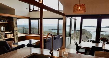 Eco Waterfront Seclusion - Carlton Bluff House