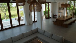 Living area - Modern Luxurious villa, with rice field views, and a 10-minute drive to Canggu.  (Kabupaten Tabanan)
