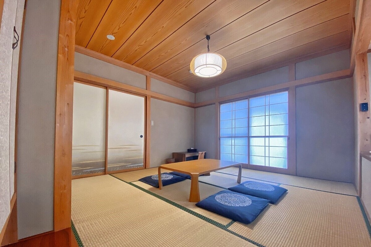 Cottage Atelier Non Smoking | 6 bedrooms, hypo-allergenic bedding, individually decorated