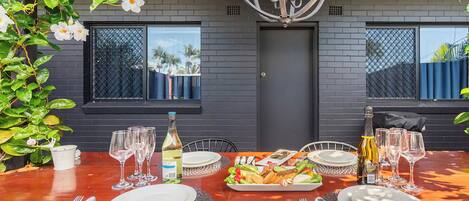 Luksushuoneisto | 2 makuuhuonetta, yksilöllisesti kalustettu, pimennysverhot, äänieristys