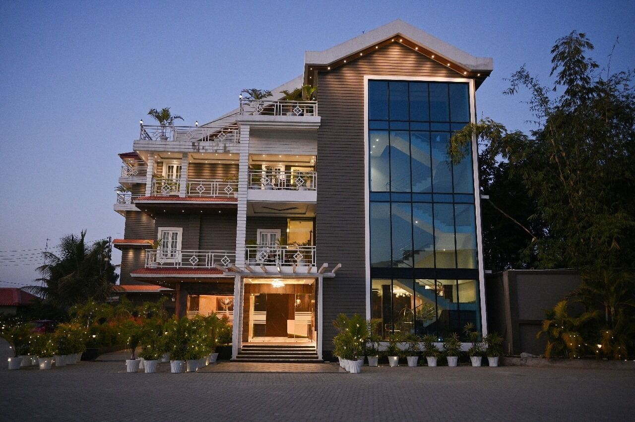 Front of property - evening/night