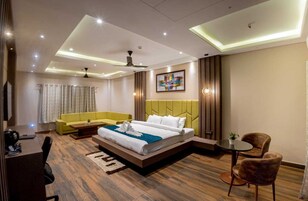 Escritorio, sistema de insonorización, wifi gratis y ropa de cama 