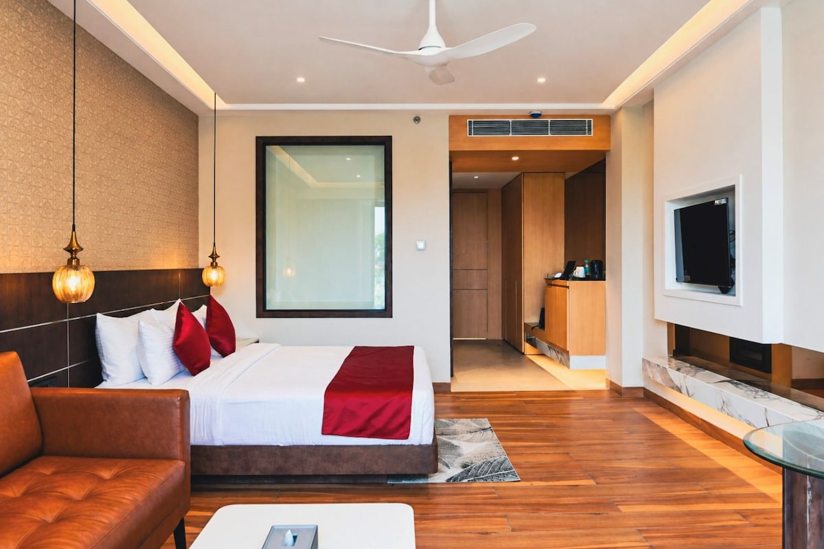 Suite | Desk, soundproofing, WiFi (free), bed sheets