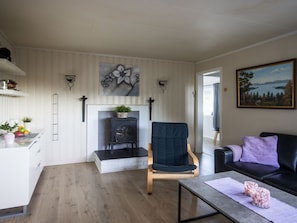 TV, fireplace - Heggland Huset by Interhome (Tysnes)