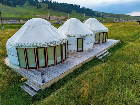 Front of property. Karkyra glamping