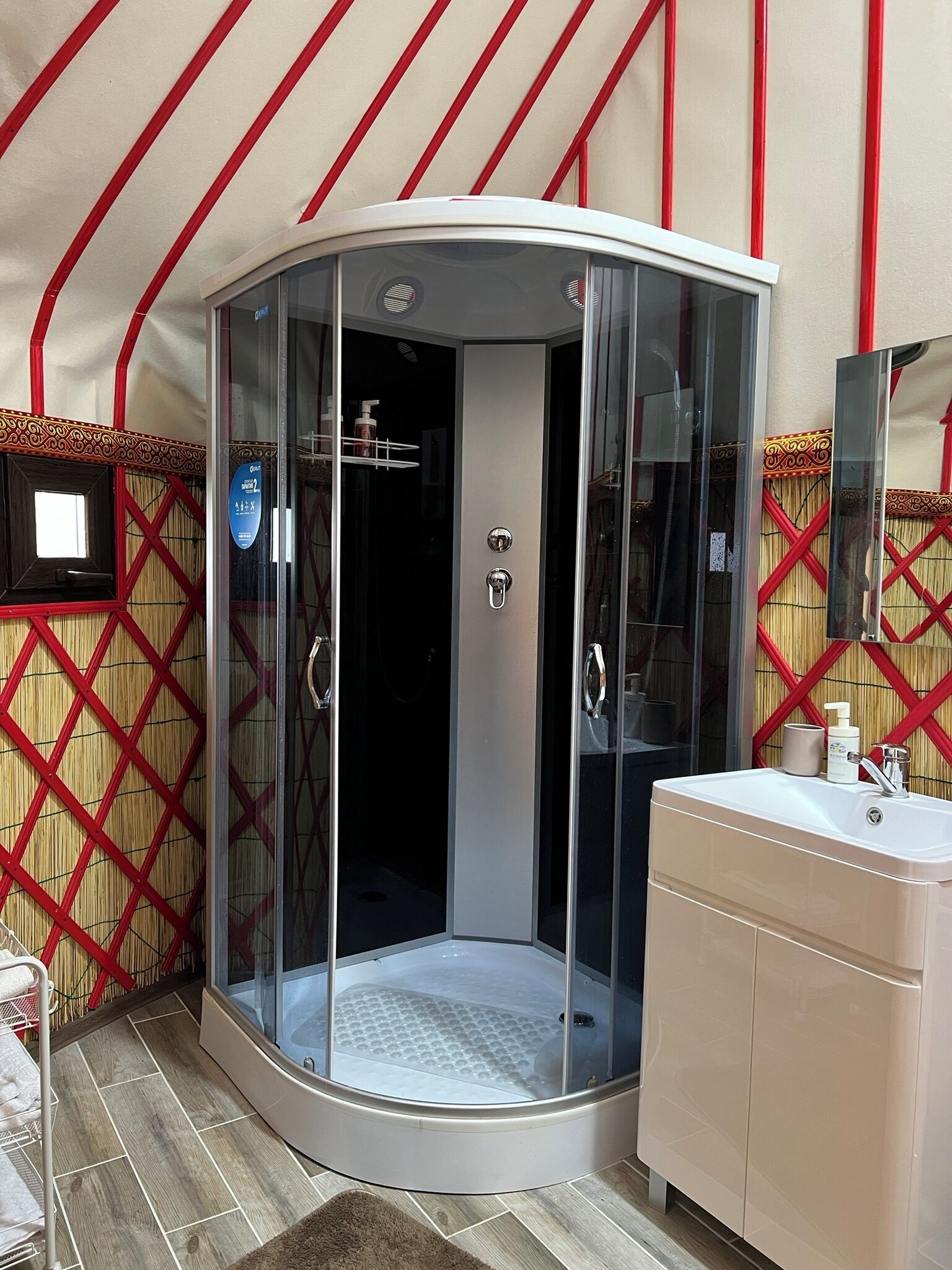 Traditionele kamer, 1 twee- of 2 eenpersoonsbedden | Badkamer | Een bad, een haardroger, handdoeken