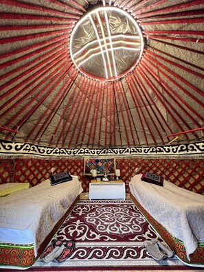 Traditional Double or Twin Room | Individually decorated, bed sheets - Karkyra glamping (Karkara)
