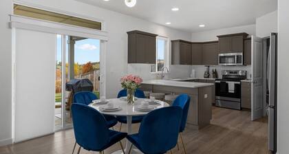 Beautiful Clean and Modern Home In Medford.