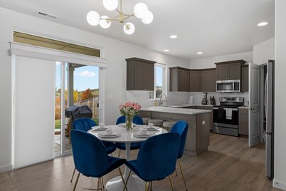 Beautiful Clean and Modern Home In Medford.