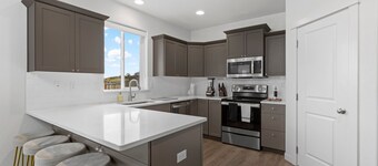 Beautiful Clean and Modern Home In Medford.