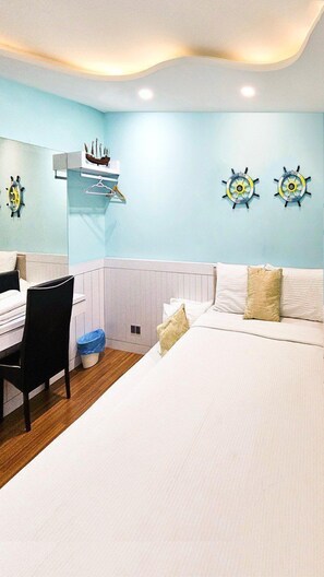 Signature Apartment | 3 bedrooms, desk, soundproofing, iron/ironing board