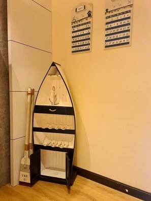 Signature Apartment | 3 bedrooms, desk, soundproofing, iron/ironing board