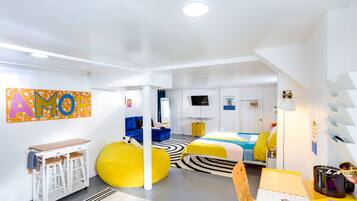 Bureau, fer et planche à repasser, Wi-Fi, draps fournis