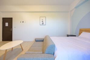 Comfort Double Room | Free WiFi - Sunny Day Homestay (Magong)