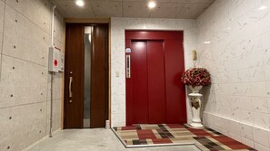 Interior - 450 (Osaka)