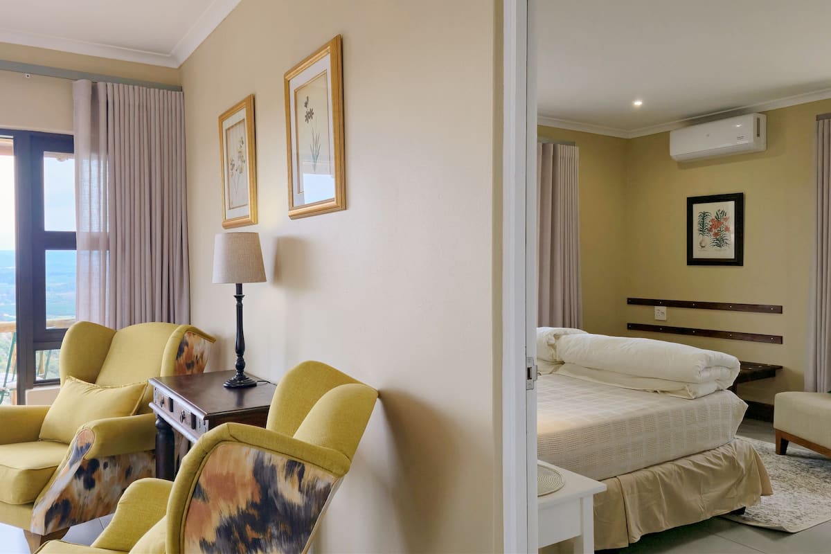 Cottage (Private Self-Catering) | 1 phòng ngủ, trang bị nội thất với thiết kế riêng biệt, phòng cách âm