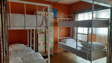 6 Bed FEMALE Dorm with ensuite room | Soundproofing, iron/ironing board, free WiFi