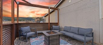 Game room, Fenced-in patio, Guest Home