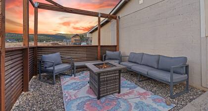 Game room, Fenced-in patio, Guest Home