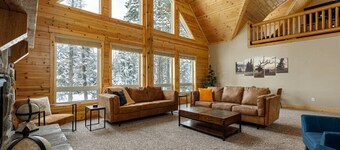 New Listing! Moccasin Lodge