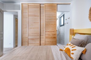 4 Schlafzimmer, Bügeleisen/Bügelbrett, Reisekinderbett, WLAN