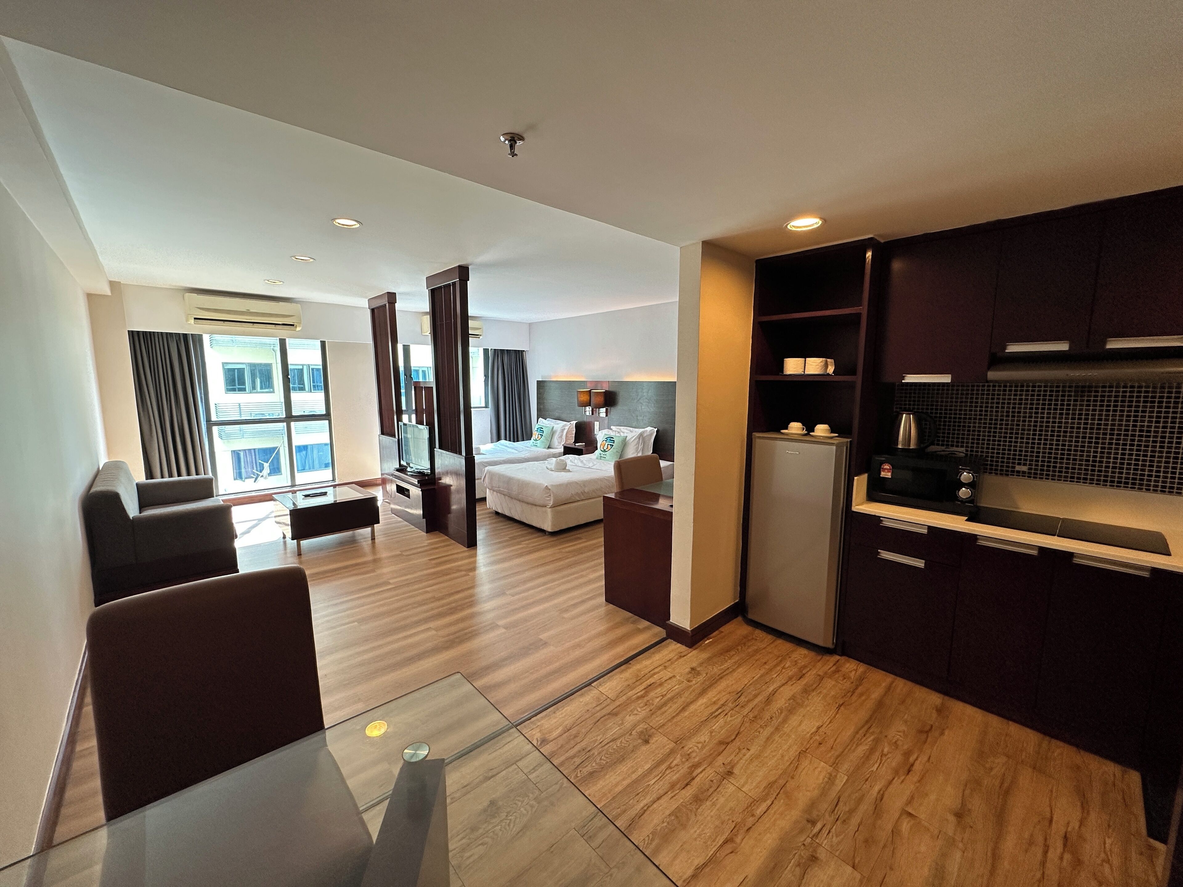 Executive Apartment (Crocus) | Individually decorated, desk, blackout drapes, soundproofing