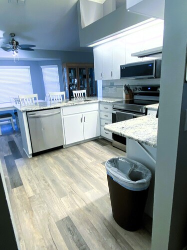 Cozy 3/2 in the Middle of all the action
Sleeps 7  3 beds 2 bath & air mattress