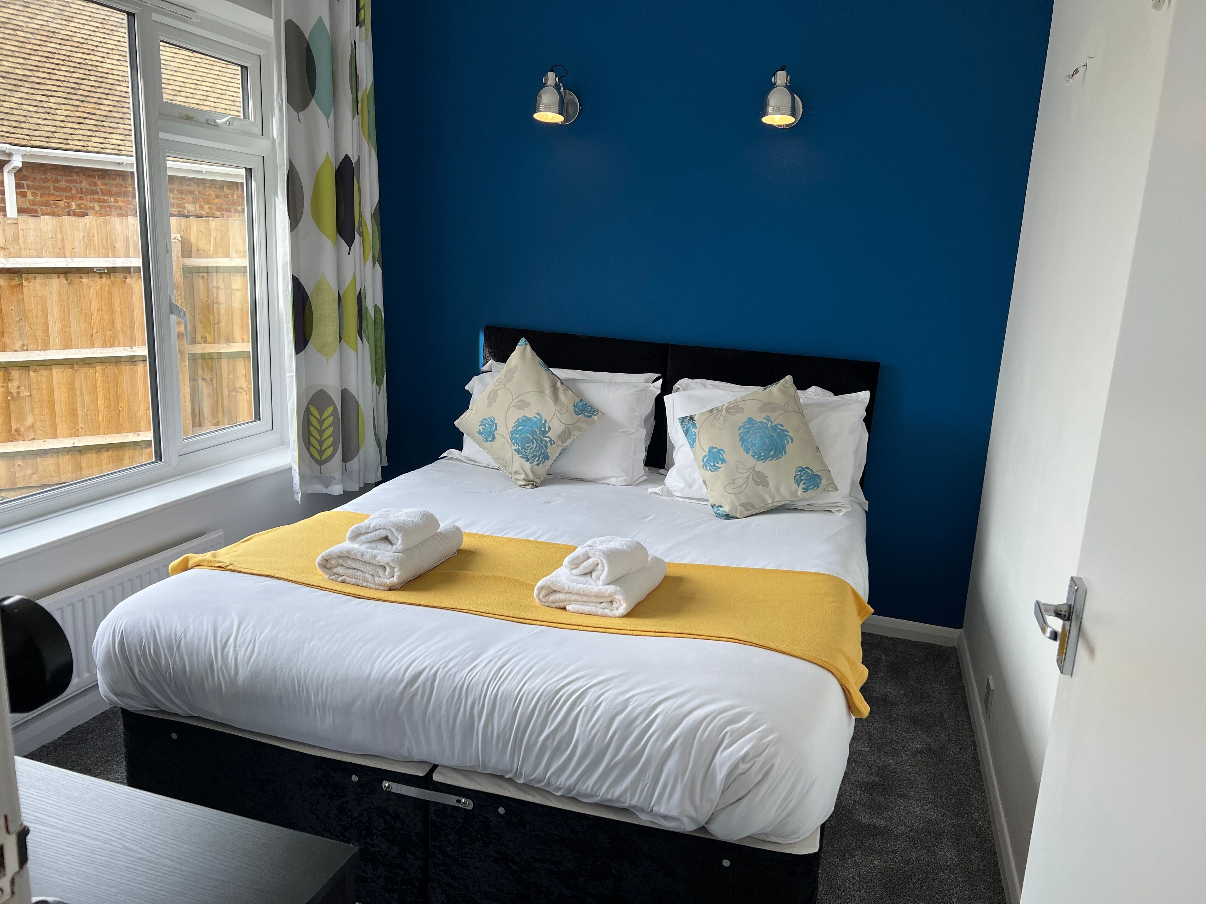 3 bedrooms, desk, iron/ironing board, free WiFi