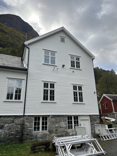 Fjordview Schoolhouse. Stay in the Heart of a UNESCO World Heritage Region