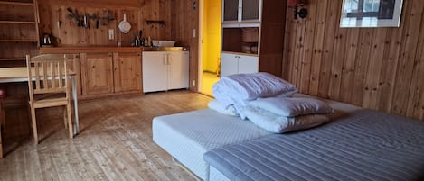 9 slaapkamers, een strijkplank/strijkijzer, wifi, beddengoed